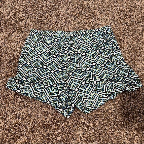 Vera Bradley Rainforest Lounge Short - Picture 2 of 9